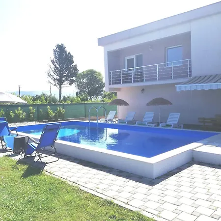 Vila Mara *